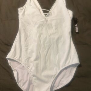 🔥TA3 Plungey in white. Brand New!! Size 2X🔥